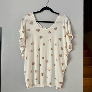 🌻Kim & Cami Cream Top with Rose Gold Heart Print